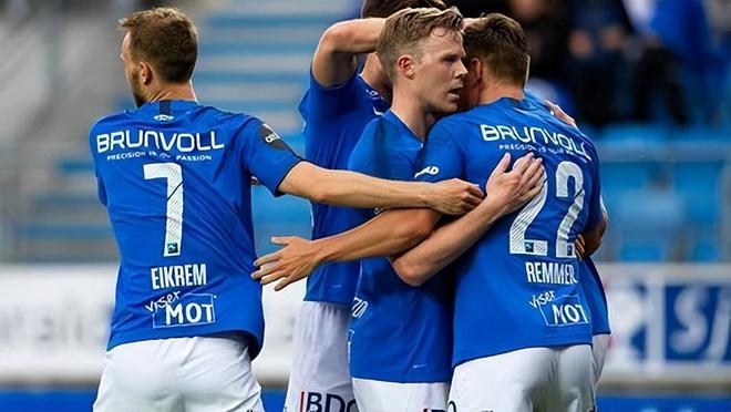 先2杆争首 先2杆争首