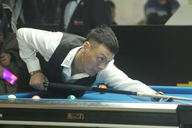 阵勇士队的 阵勇士队的