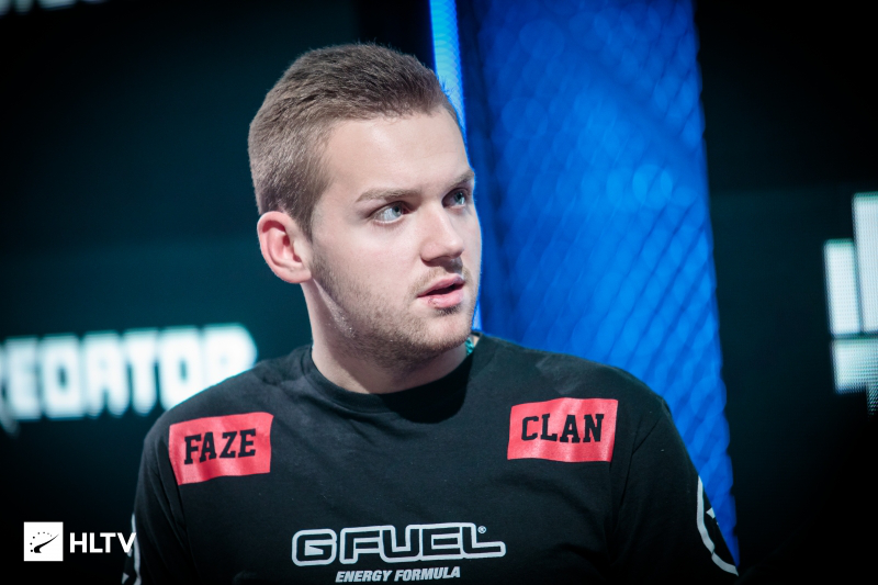 卫被迫内收 卫被迫内收